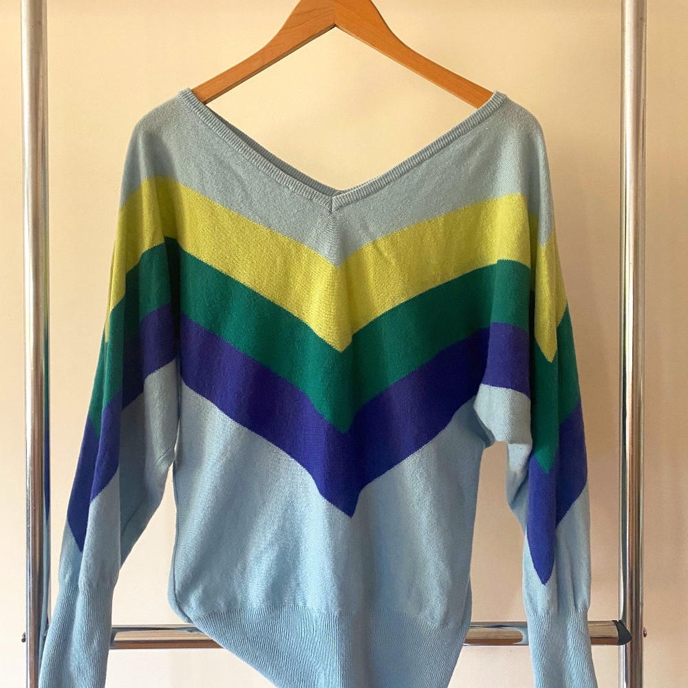 Benetton wool batwing sweater with Apre-ski 80's style